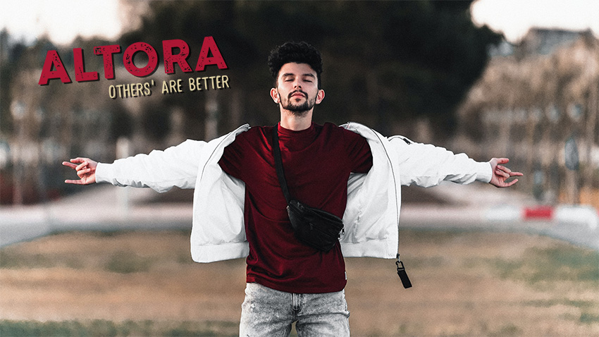 barbat in camasa rosie cu borseta
