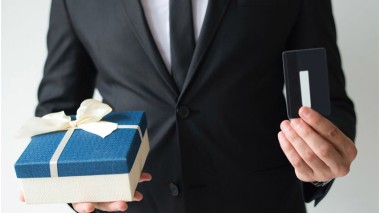 Idei de cadouri pentru șefi bărbați: cum să-ți arăți recunoștința față de aceste persoane importante din viața ta