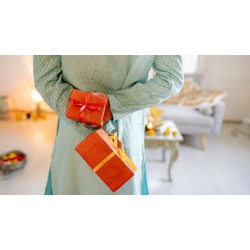 Cadou de onomastică prin care să te remarci - idei memorabile care declară război darurilor clișeu