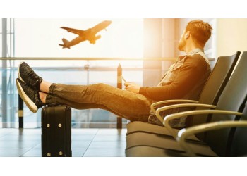 Câte țigări poți lua în avion - ce trebuie să știi despre transportul țigărilor cu avionul