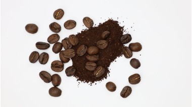Cafea boabe sau măcinată – Ghidul complet pentru o alegere inspirată
