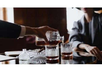 Coniacul XO – ce înseamnă, note distinctive și etapele de producție