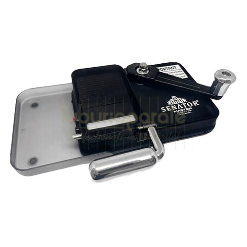 Aparat Injectat Senator Master Regular (8 mm) cu Manivela Aparat injectat tutun pentru tuburi tigari standard de 8 mm cu manivela Senator Master