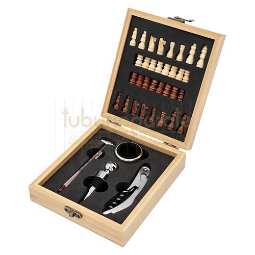 Set Vin DM3 Wood Sah Set cutie confectionata din lemn cu 4 accesorii pentru sticla vin marca DM3 Wood Sah