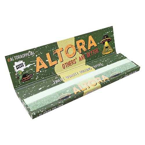 Foite Rulat Tutun Altora King Size Slim Alien Invasion (14 gsm) Foite pentru rulat tutun Altora King Size Slim Alien Invasion de culoare verzi in pachet de 32 foite