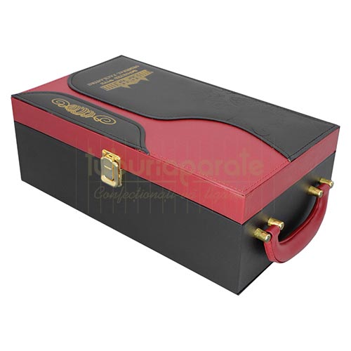 Set Vin DM5 Luxury Set cutie cu exterior din piele ecologica pentru 2 sticle de vin cu accesorii incluse