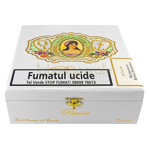 Trabucuri La Aroma Del Caribe Pasion Churchill (25) Cutie din lemn cu 25 trabucuri La Aroma Del Caribe Pasion Churchill de tarie medie